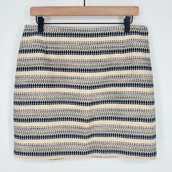 Banana Republic NWT Blue and Cream Jacquard Stripe Mini Skirt Size 12 - Picture 2 of 6
